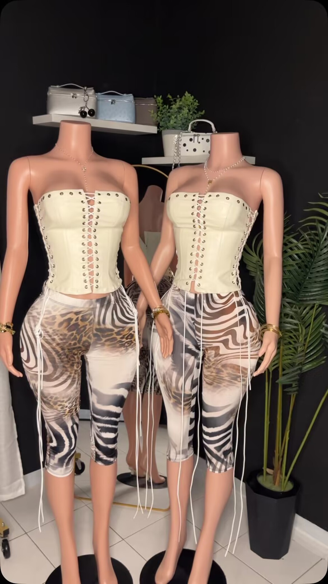 Stylowe damskie spodnie capri  – Zebra Tablet Accessories recenzja i cena